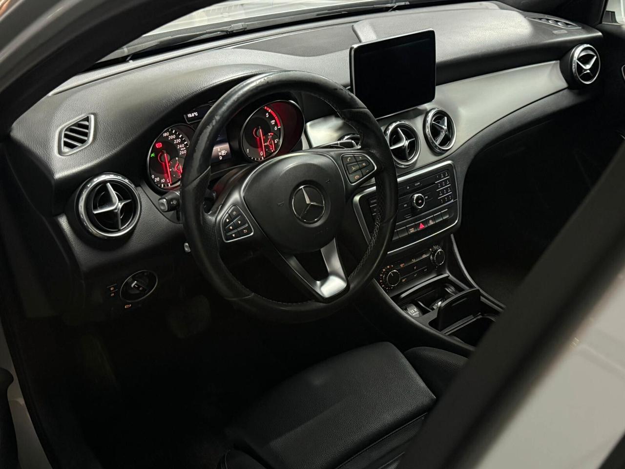 Mercedes-benz GLA 200 d Automatic Sport Tetto Panoramico