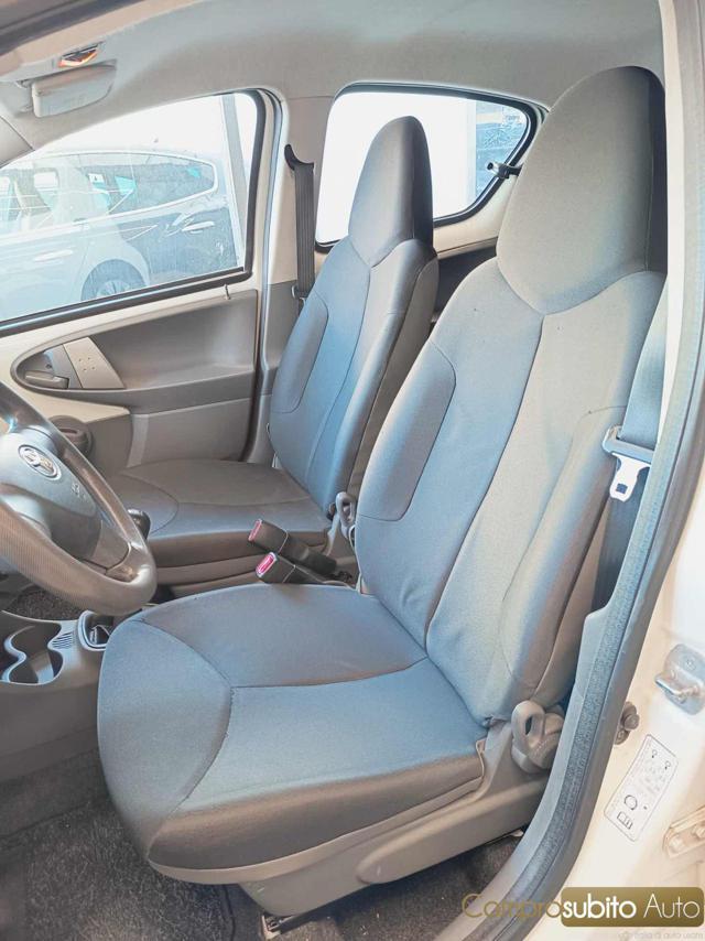 TOYOTA Aygo 1.0 12V VVT-i 5 porte Lounge