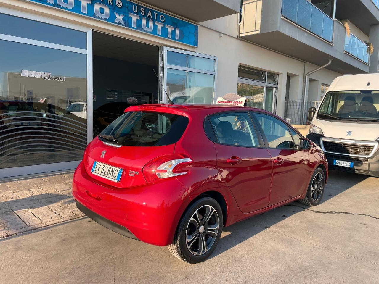 Peugeot 208 1.4 HDi 68 CV 5 porte Allure neopatentati