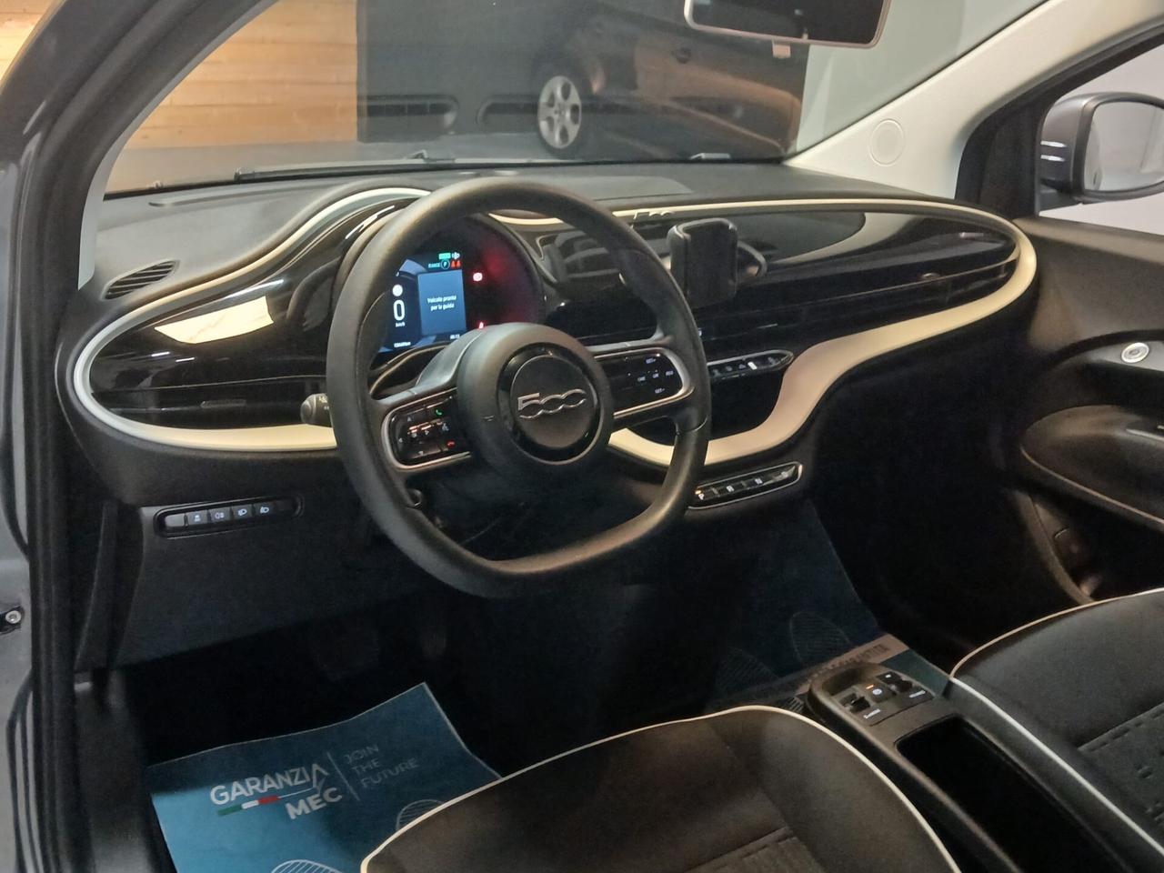 Fiat 500 500e Berlina 42 kWh La Prima