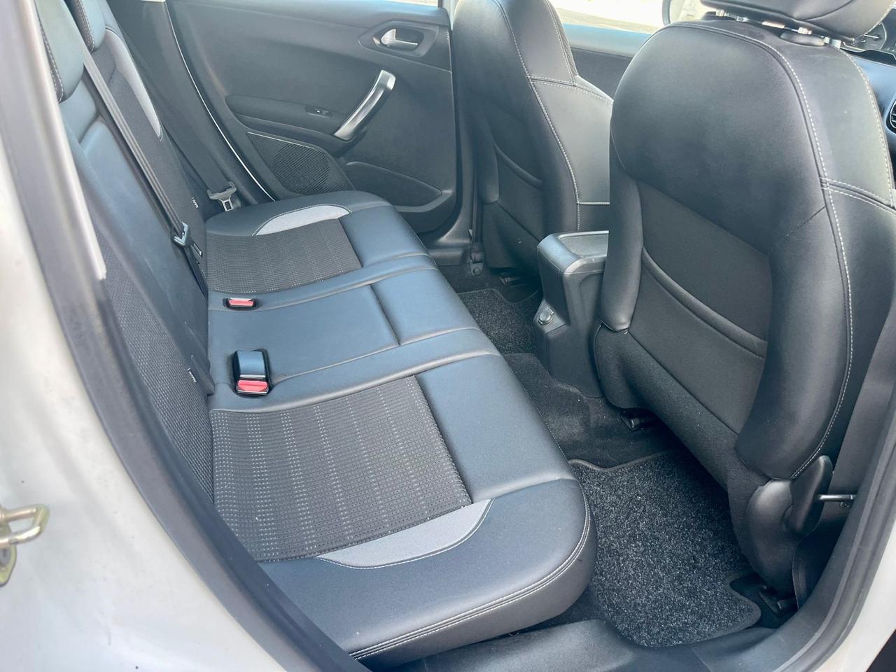 Peugeot 2008 1.6benz 2014 141.000km tagliandati