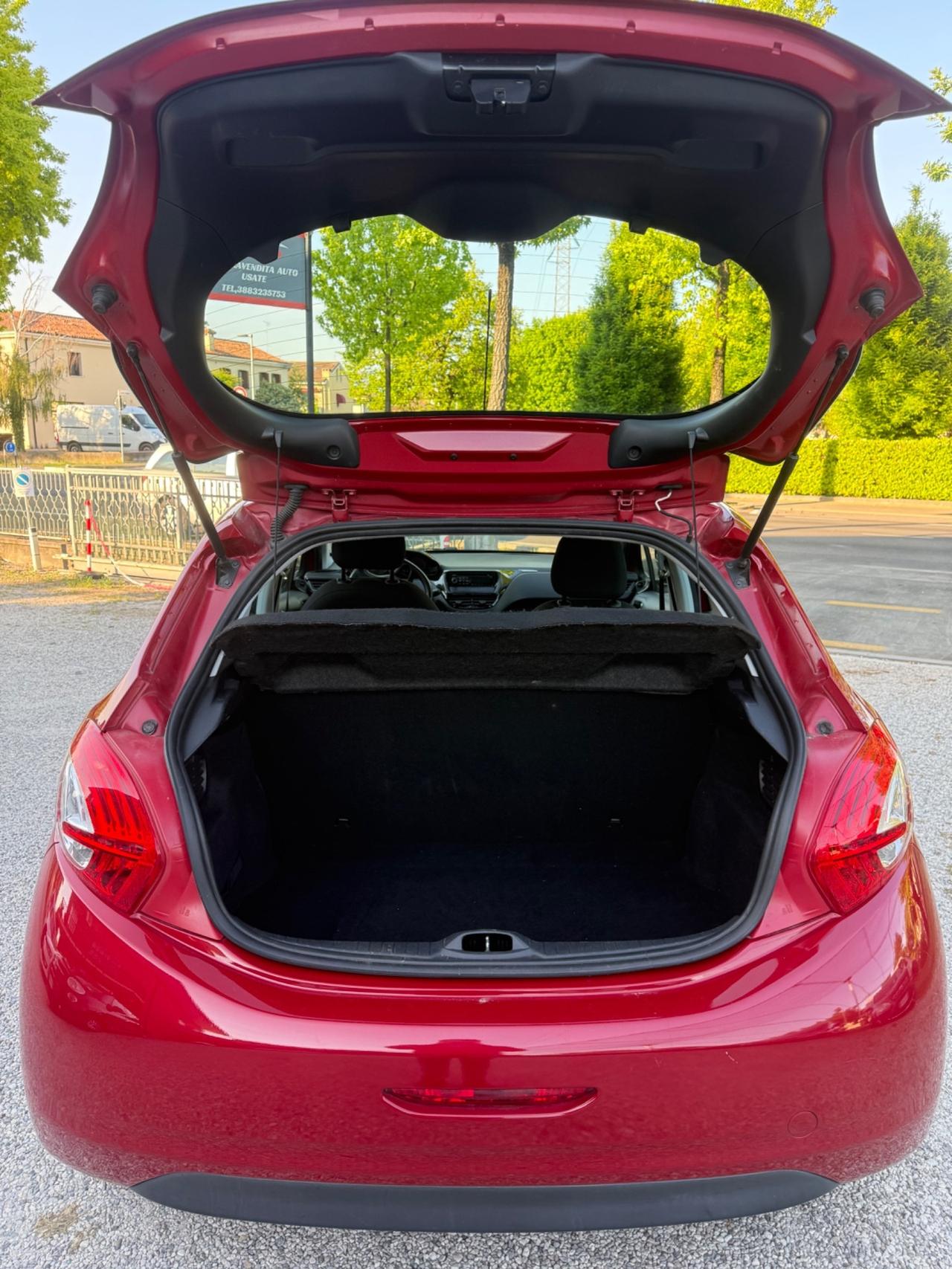 Peugeot 208 1.2 VTi 82 CV 5 porte Access ok neopatentati