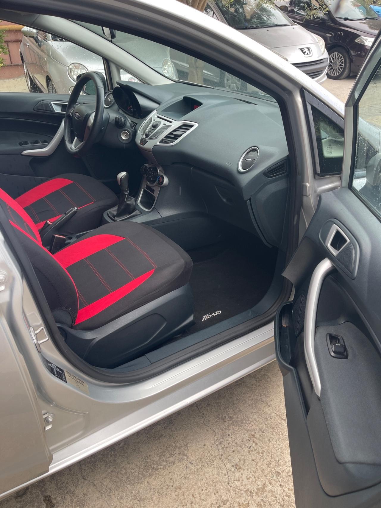 Ford Fiesta 1.4 5 porte Bz.- GPL Titanium