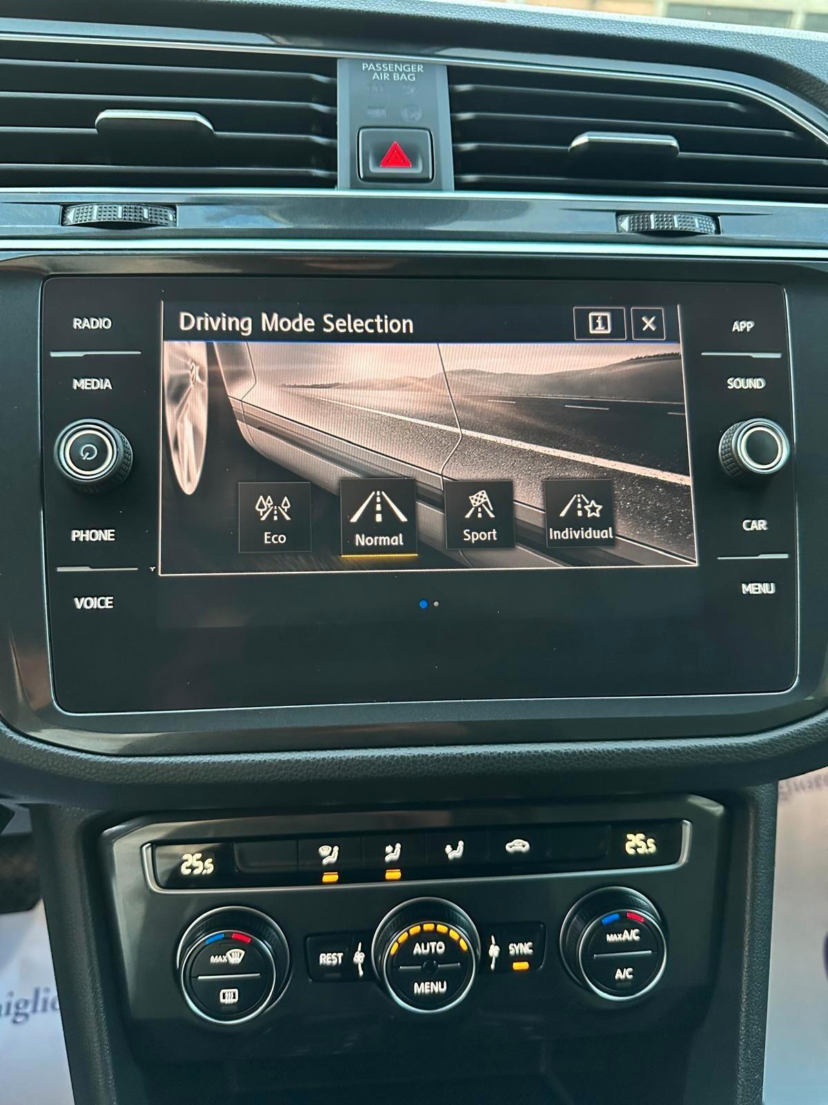 Volkswagen Tiguan 2.0 TDI DSG R-LINE