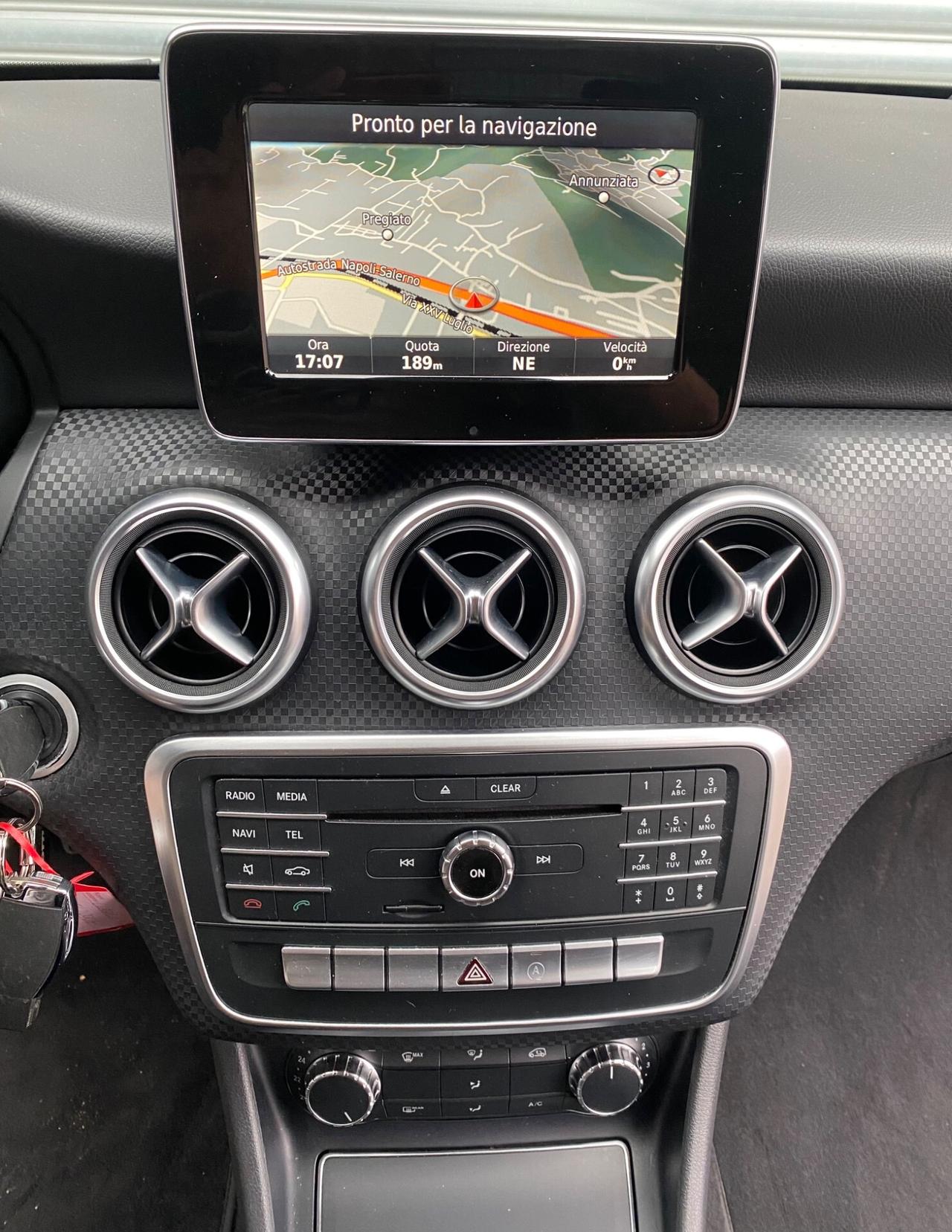 Mercedes-Benz A 180d 1.5 109cv Premium - 2017