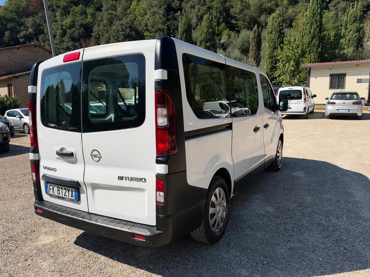 Opel Vivaro 1.6 Diesel // 9 Posti