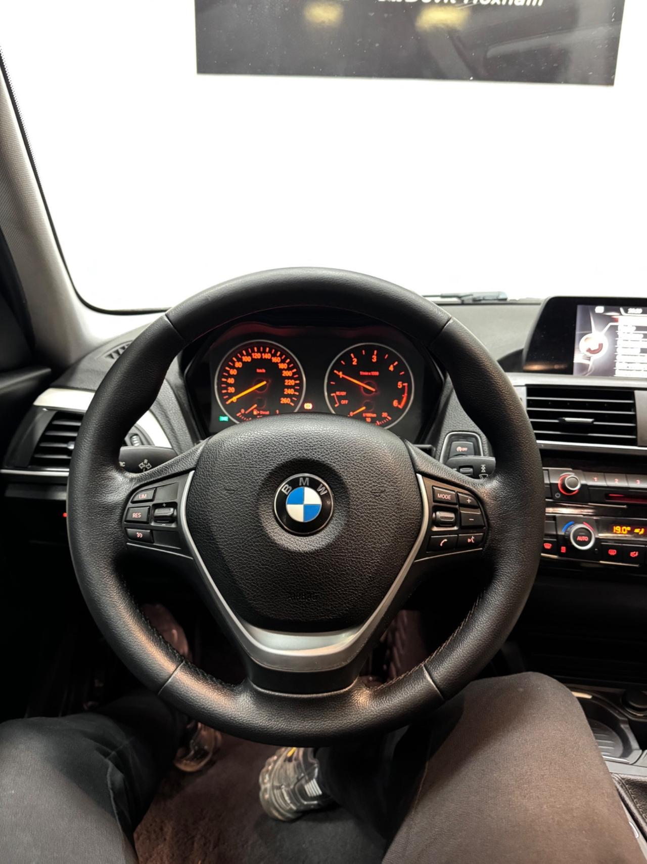 Bmw 116 116d 5p. Efficient Dynamics Urban