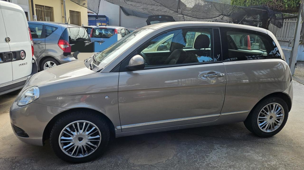 Lancia Ypsilon 1.2 Versus