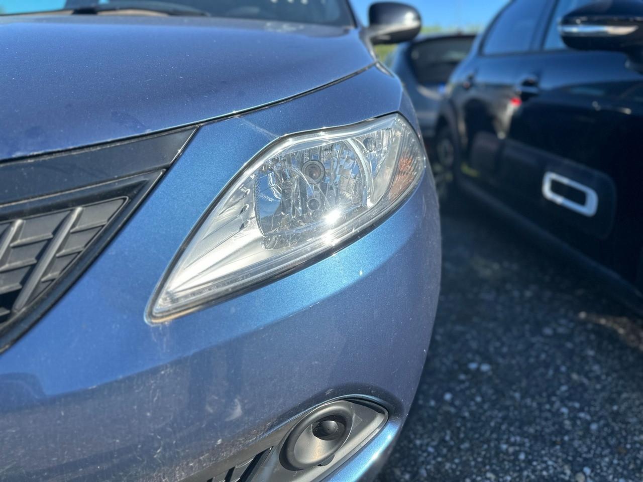 LANCIA Ypsilon III 2021 - Ypsilon 1.0 firefly hybrid Silver s&s 70cv