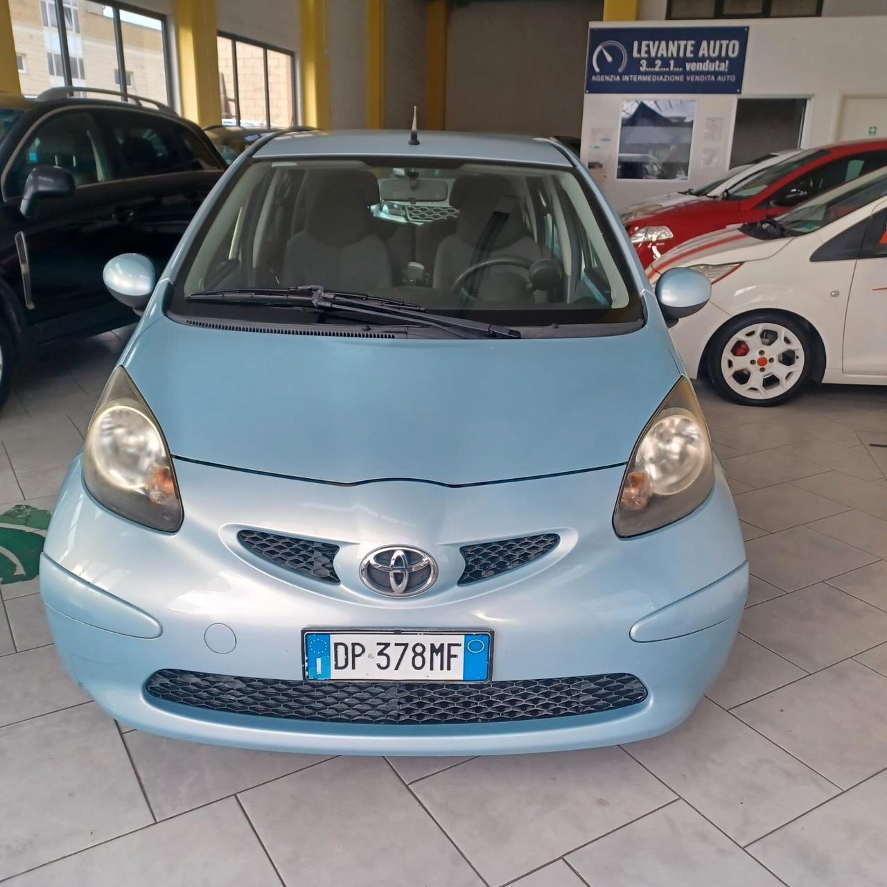 100248KM AYGO 1.0 NEOPATENTATI ECONOMICA