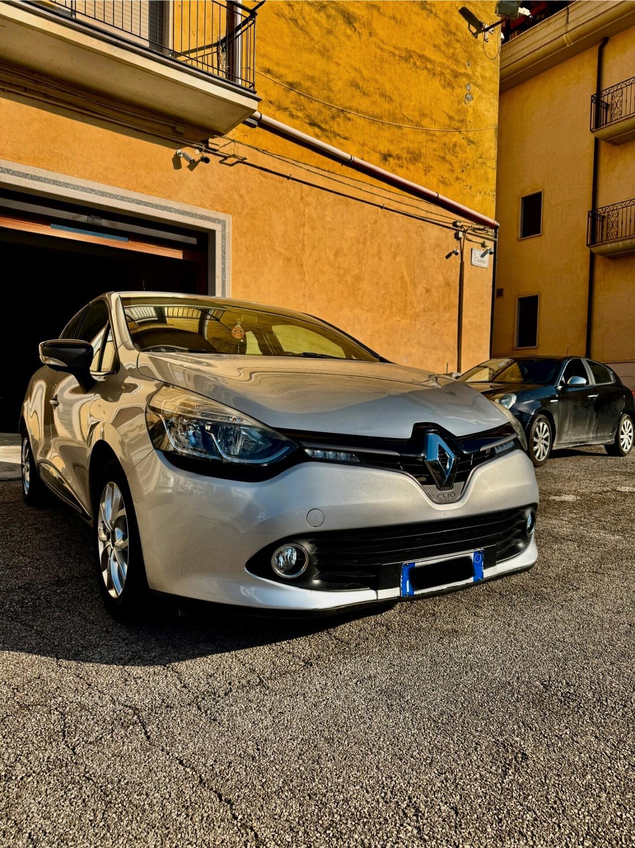 Renault Clio 1.2 75CV 5 porte Zen