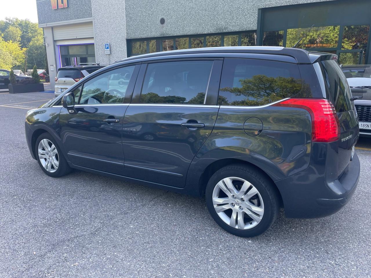 Peugeot 5008 1.6 e-HDi 112CV Stop&Start*Automatik*7 posti*