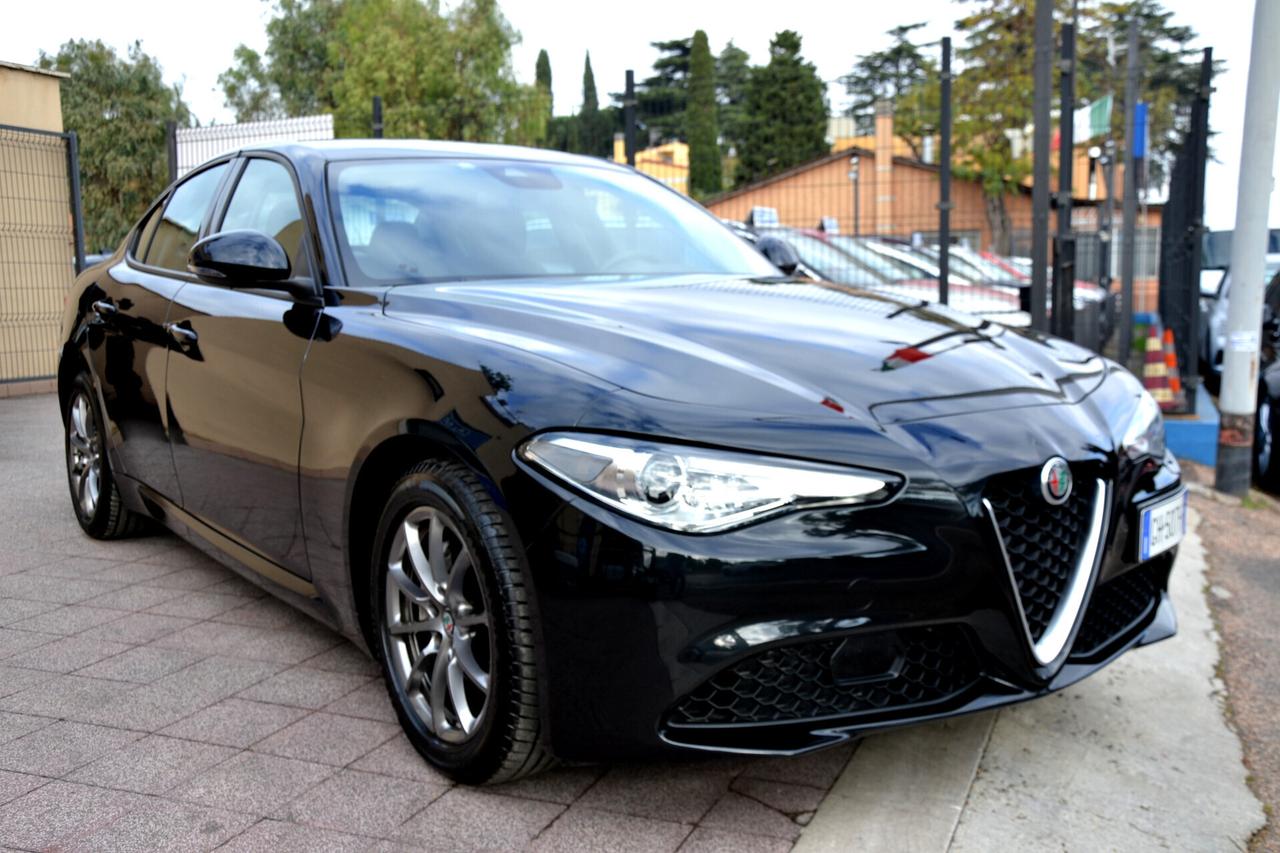 Alfa Romeo Giulia 2.0 200CV AT8 NAV LED RCAM PDC *PREZZO VERO*