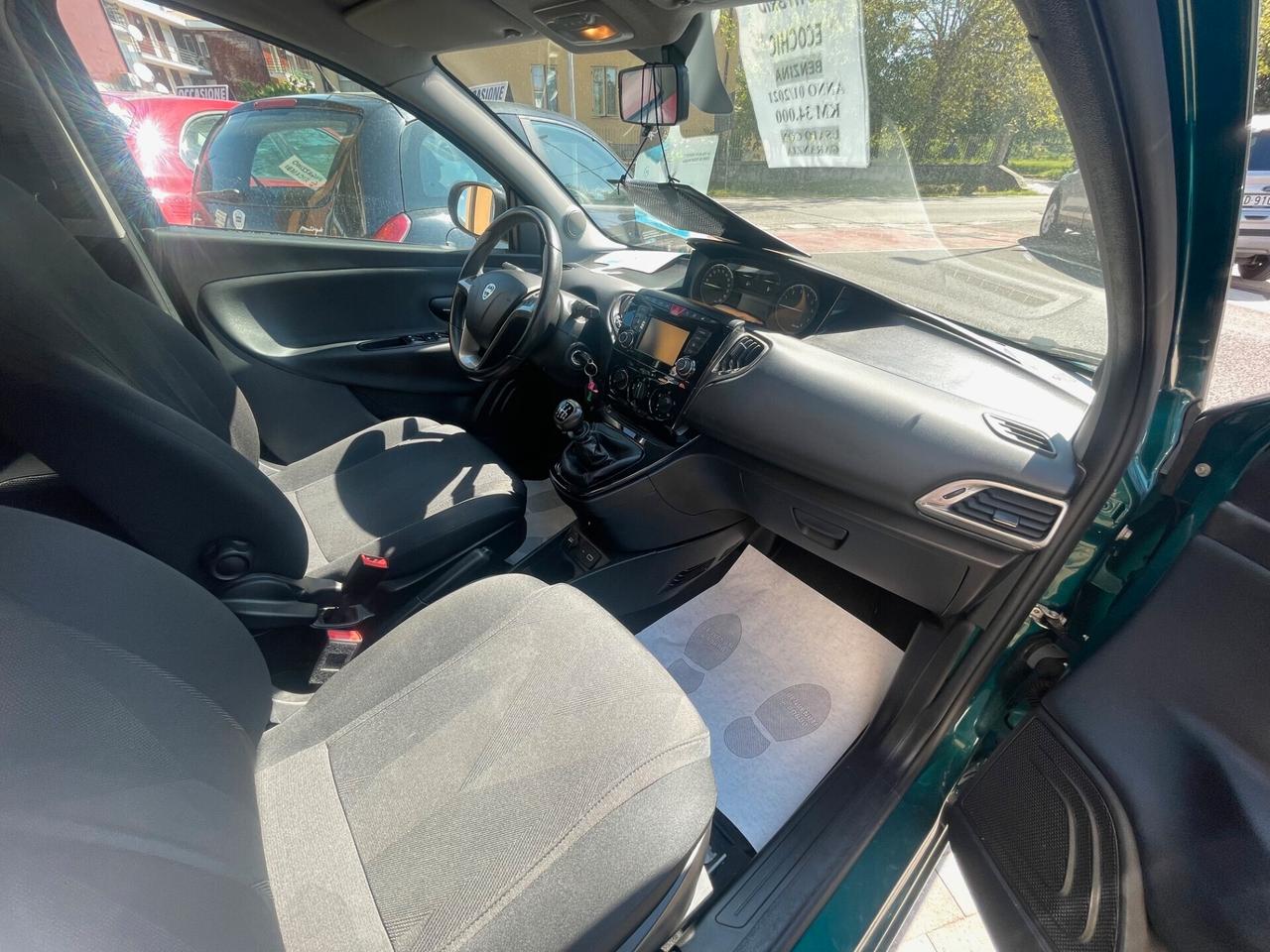 Lancia Ypsilon 1.0 Hybrid Ecochic Gold