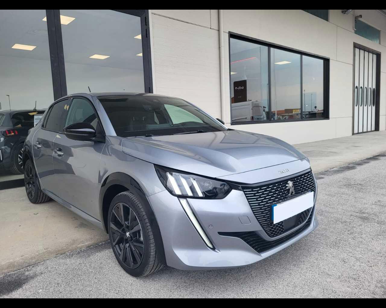 PEUGEOT 208 1.2 GT Line
