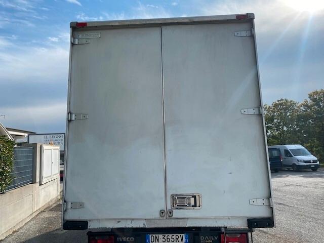 Iveco Daily 35C15 3.0 Hpi PL-RG Cabinato