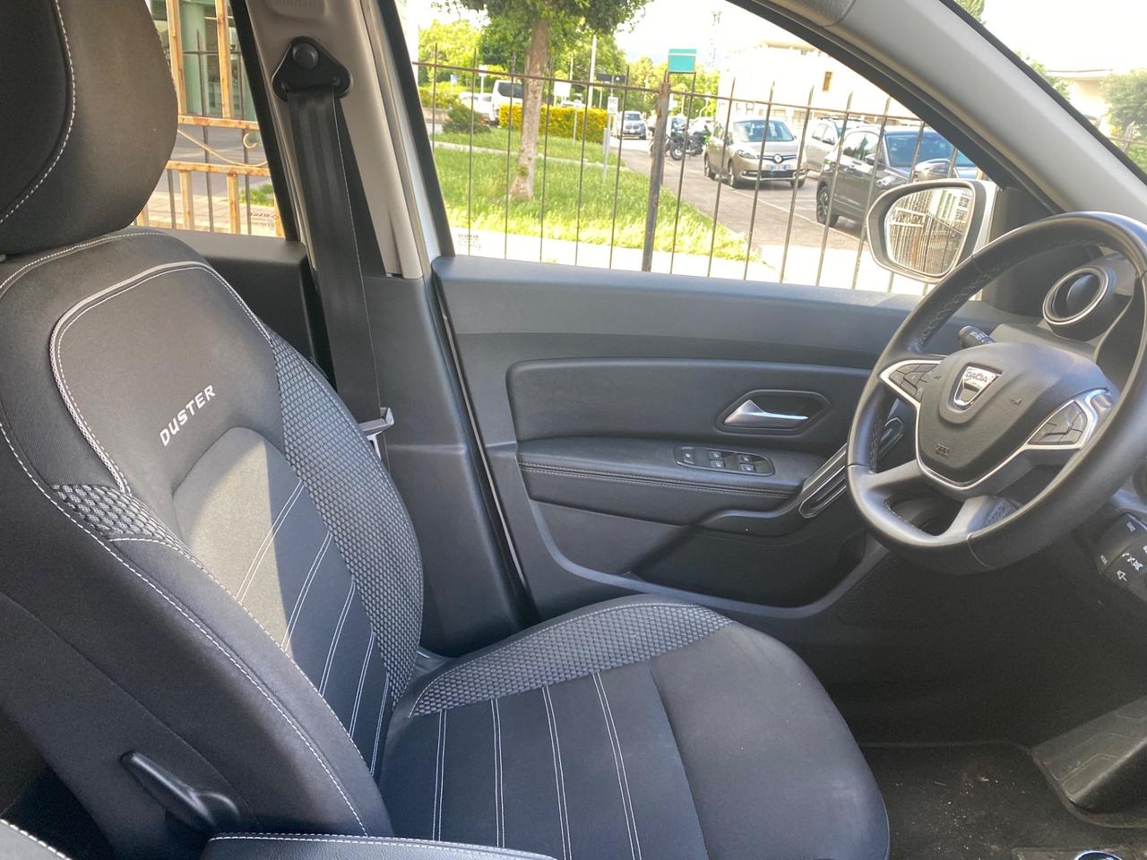 Dacia Duster 1.0 TCe 100 CV ECO-G Prestige DaciaPlus. Gancio traino !