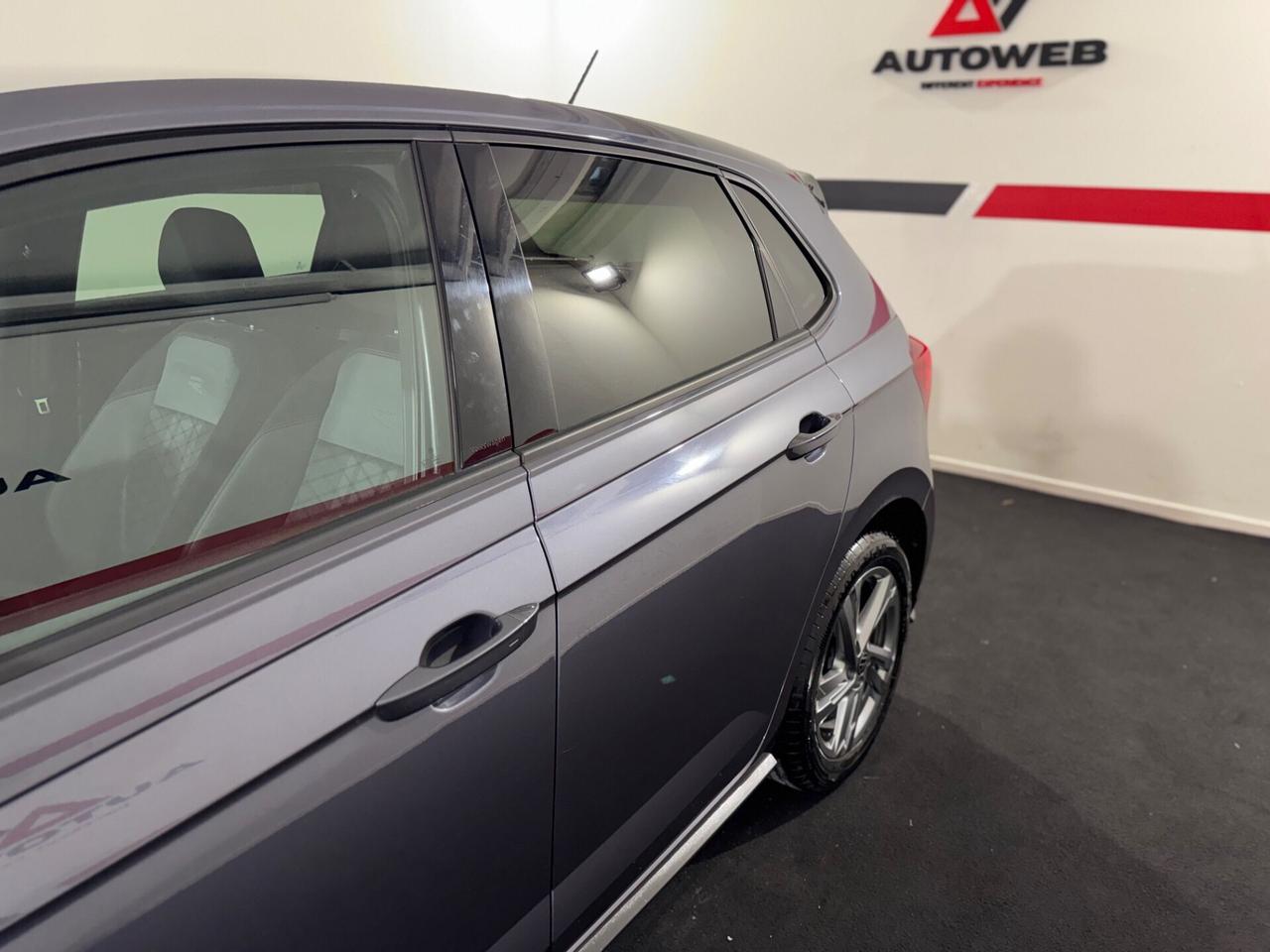 Volkswagen Polo 1.0 TSI DSG R-Line*SOLO 28.000 KM*