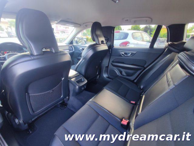 VOLVO V60 B4 (d) Geartronic Momentum Business Pro