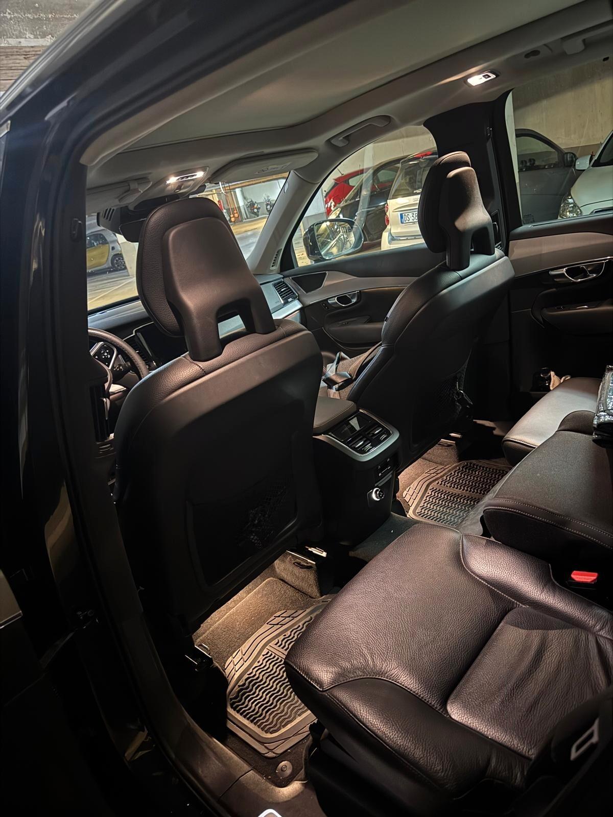 Volvo XC 90 XC90 B5 (d) AWD Geartronic 7 posti Momentum