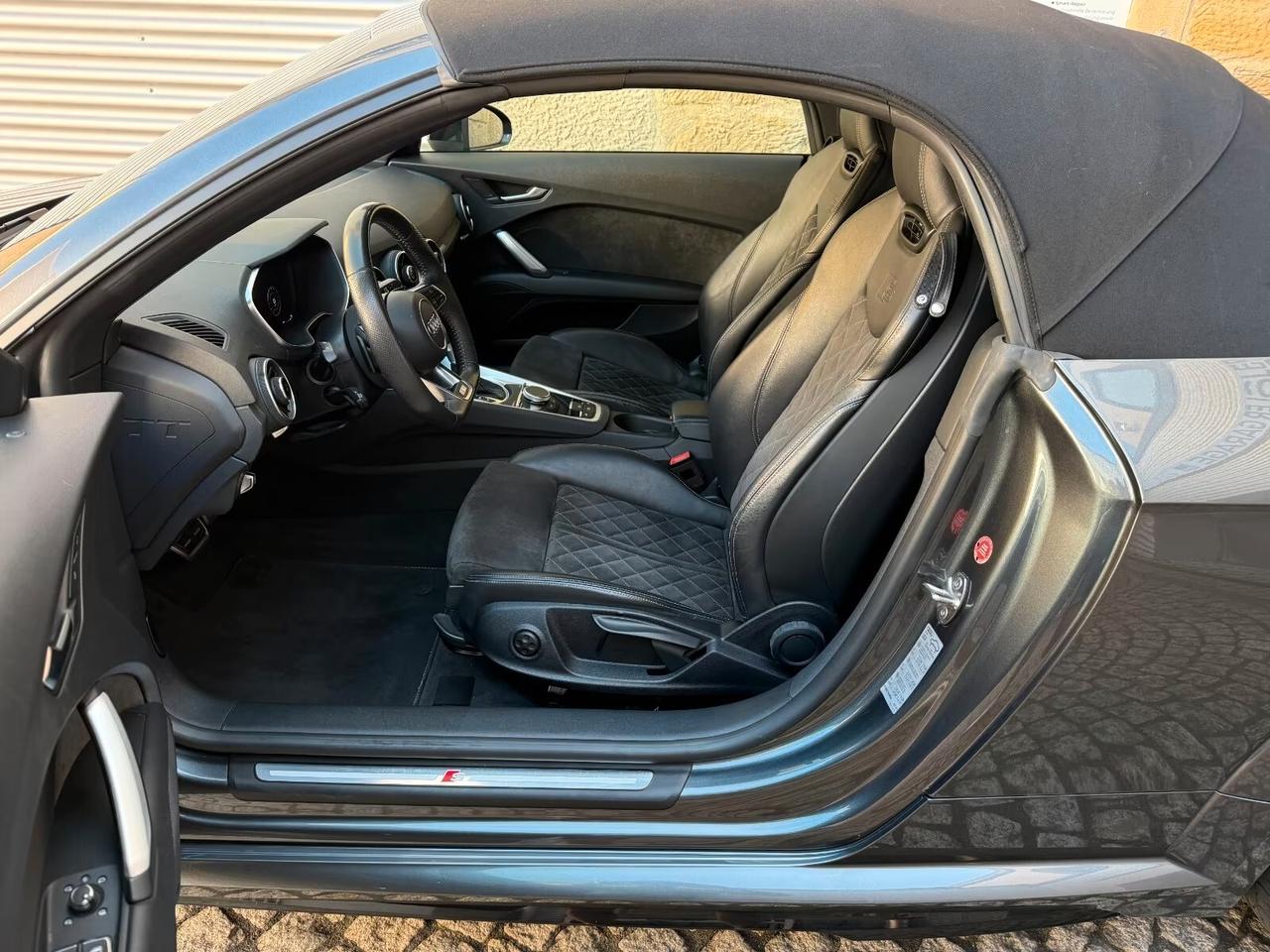 Audi TT Roadster 40 TFSI S tronic MATRIX