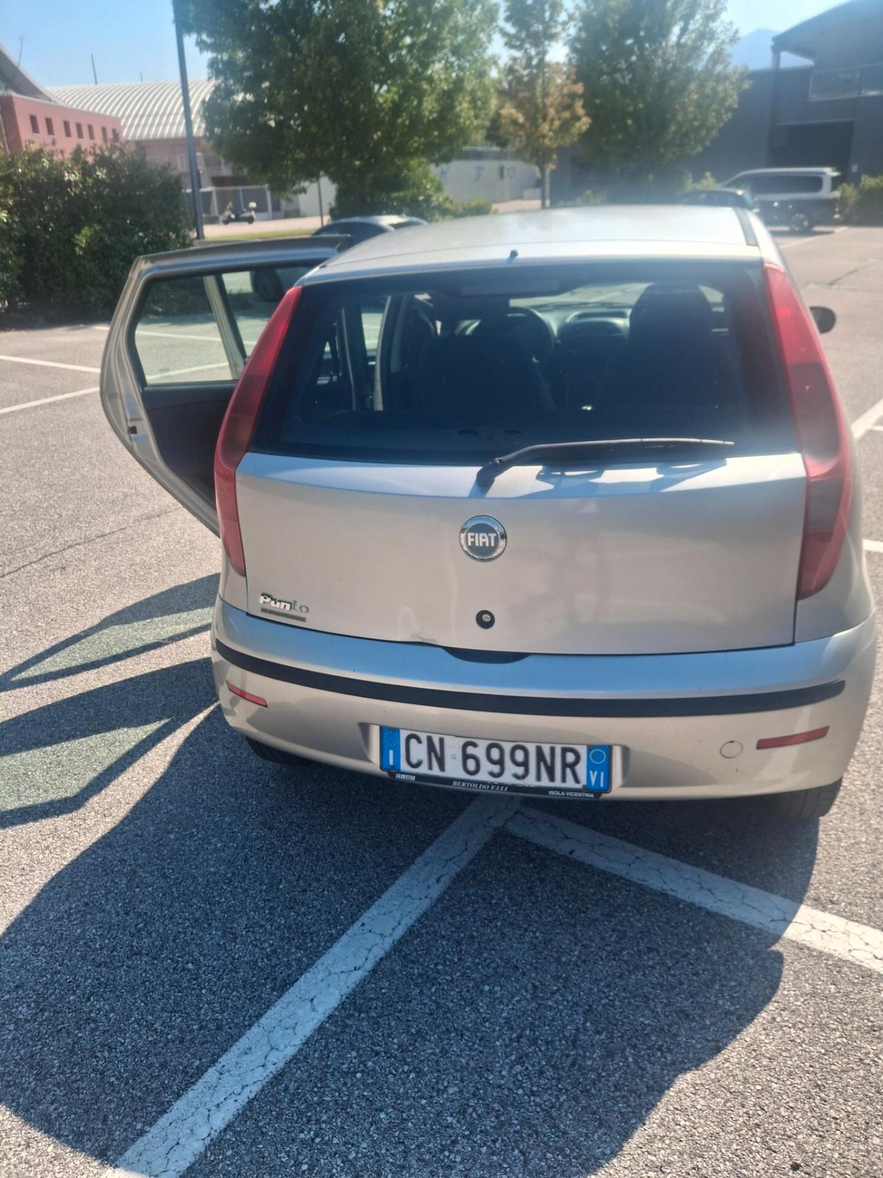 Fiat Punto 1.2 benzina per neopatentati solo 102 mila km