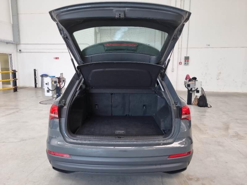 Audi Q3 35 TDI S tronic Business