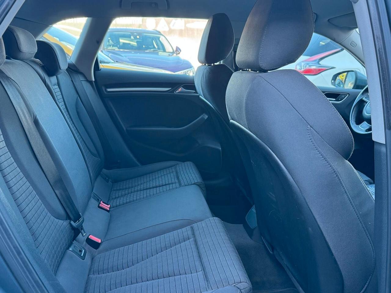 AUDI A3 1.6 TDI 110CV S TRONIC AMBITION NAVI KM156000