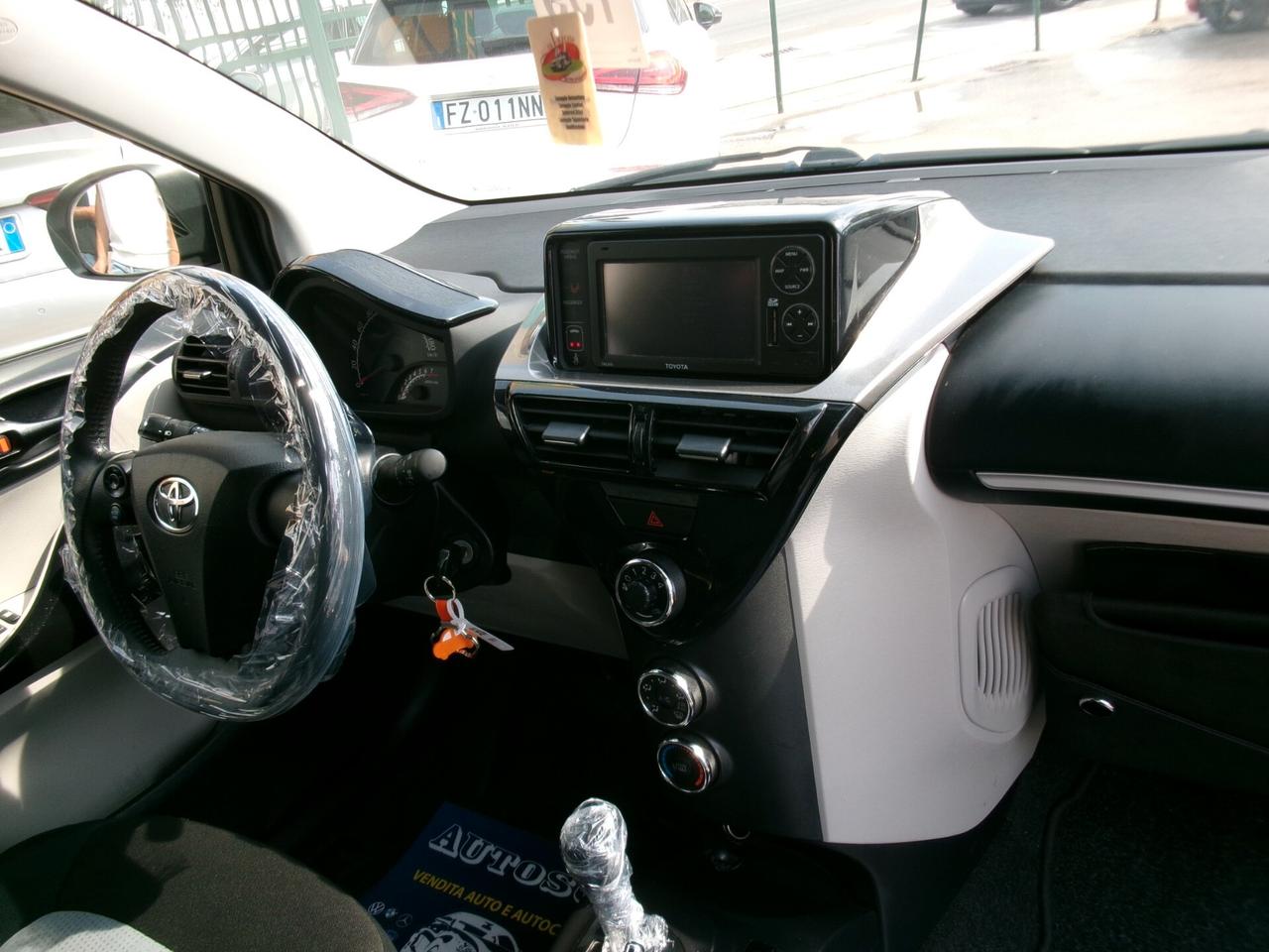 Toyota iQ 1.0 LOUNGE CVT AUTOMATICA NAVIGATORE *PERFETTA*