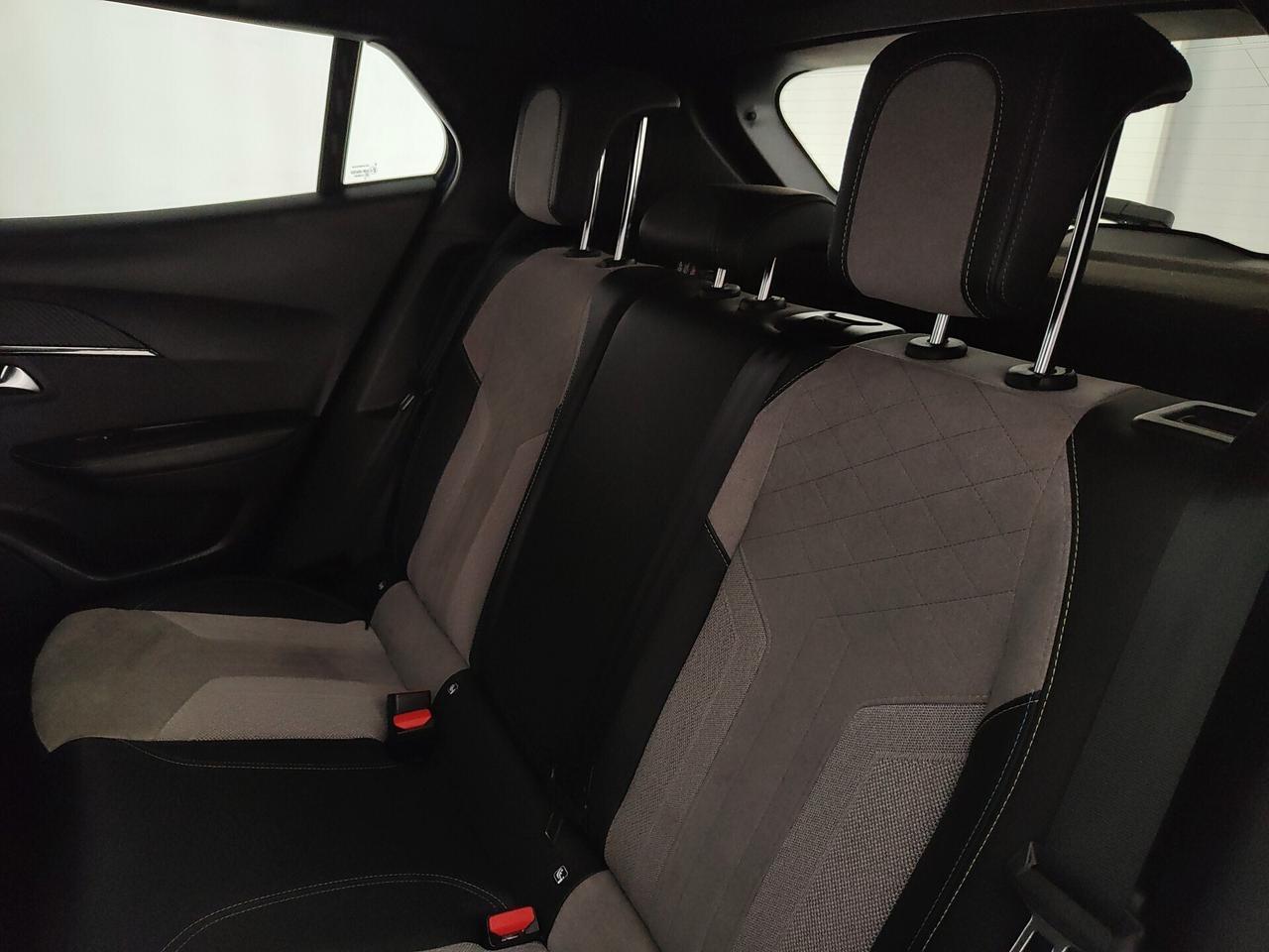 Peugeot 2008 motore elettrico 136 CV GT Pack