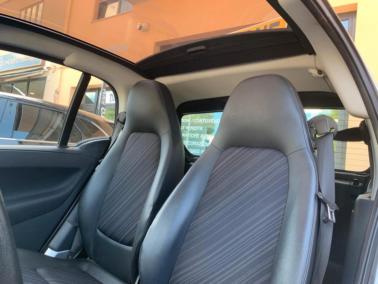 Smart ForTwo 1000 52 kW MHD coupé passion