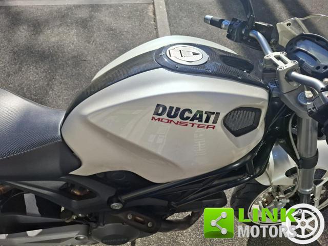 DUCATI Monster 696 MONSTER 696