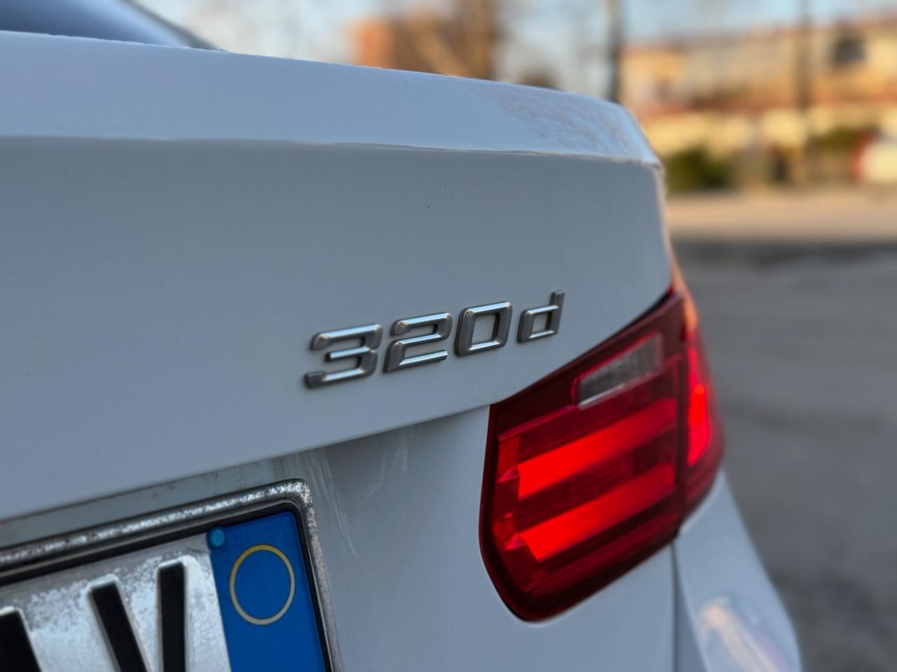 BMW 320d F30 2013 2.0 184cv