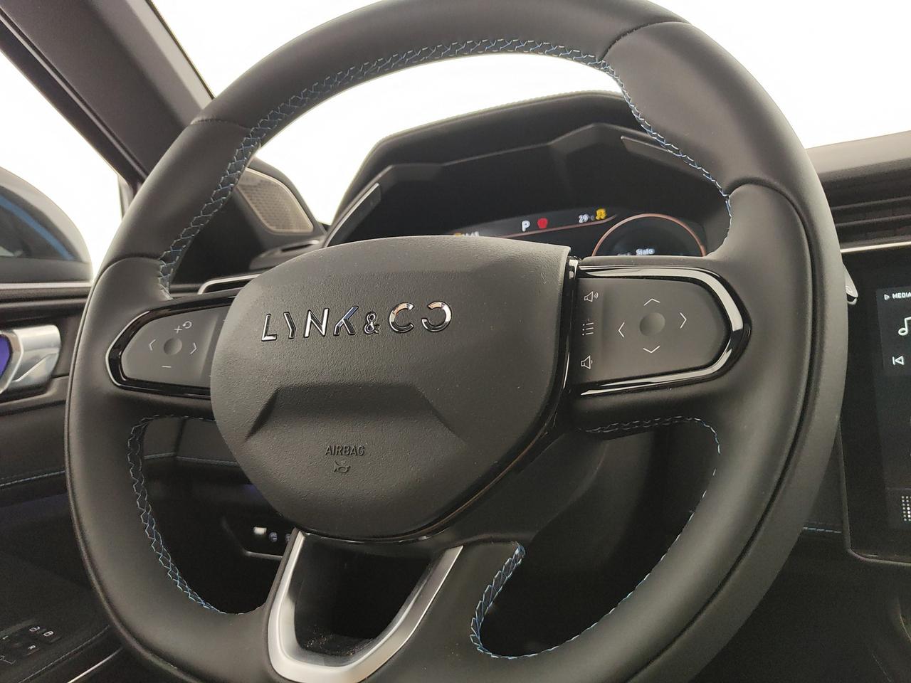 LYNK&CO 01 1.5 td phev auto