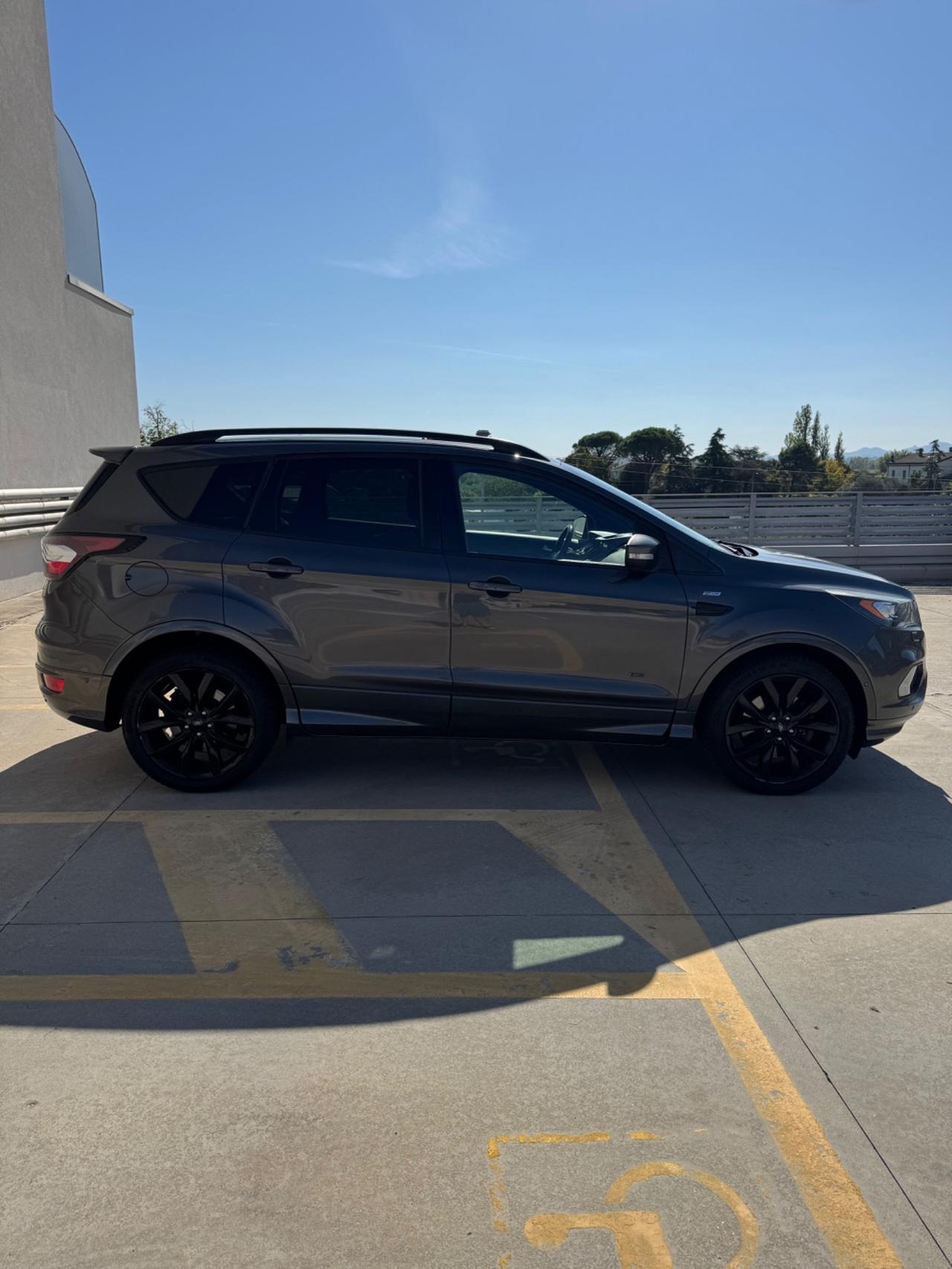 Ford Kuga 2.0 TDCI 180 CV S&S 4WD Powershift ST-Line