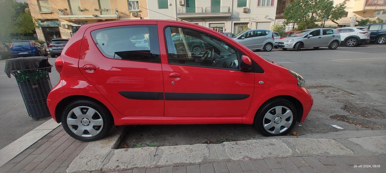 Toyota Aygo 1.0 12V VVT-i 5 porte