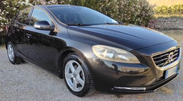 Volvo V40 D2 1.6 R-design Kinetic