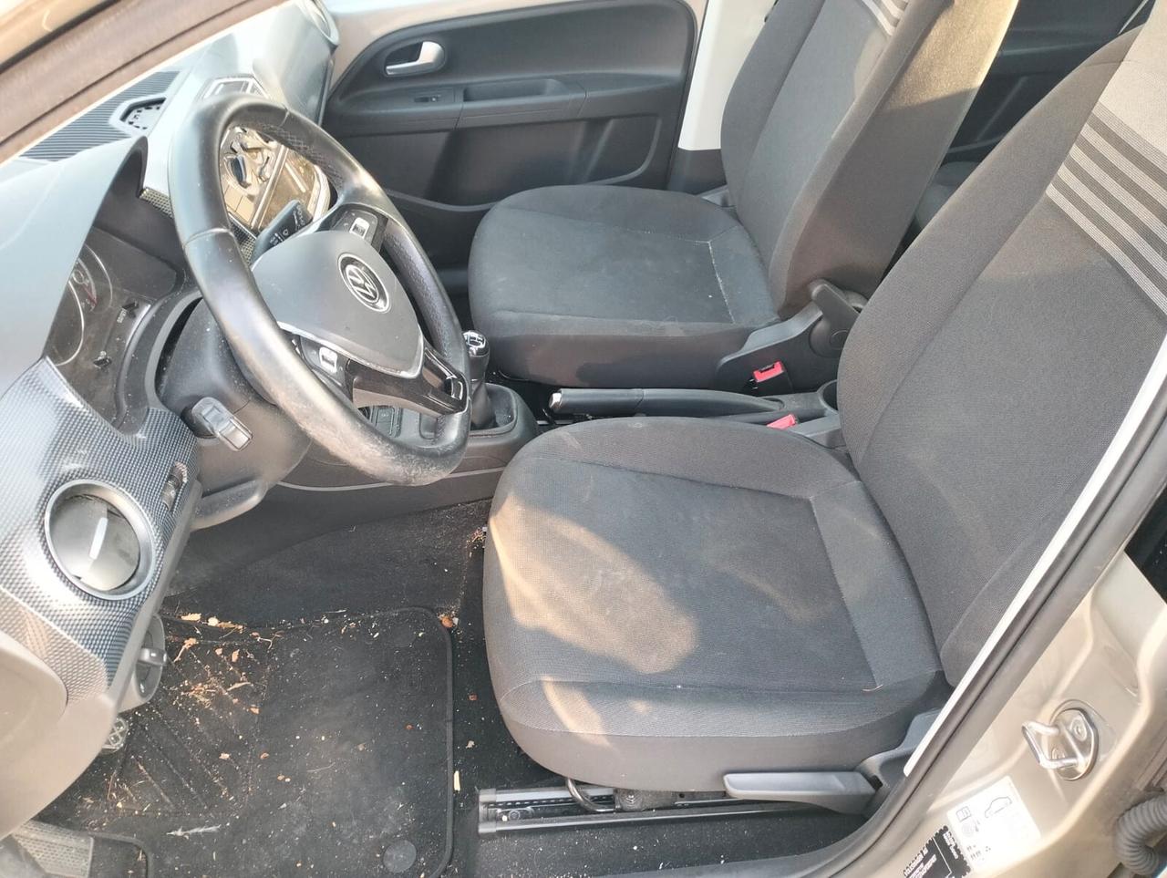Volkswagen up! 1.0 5p. - SINISTRATA