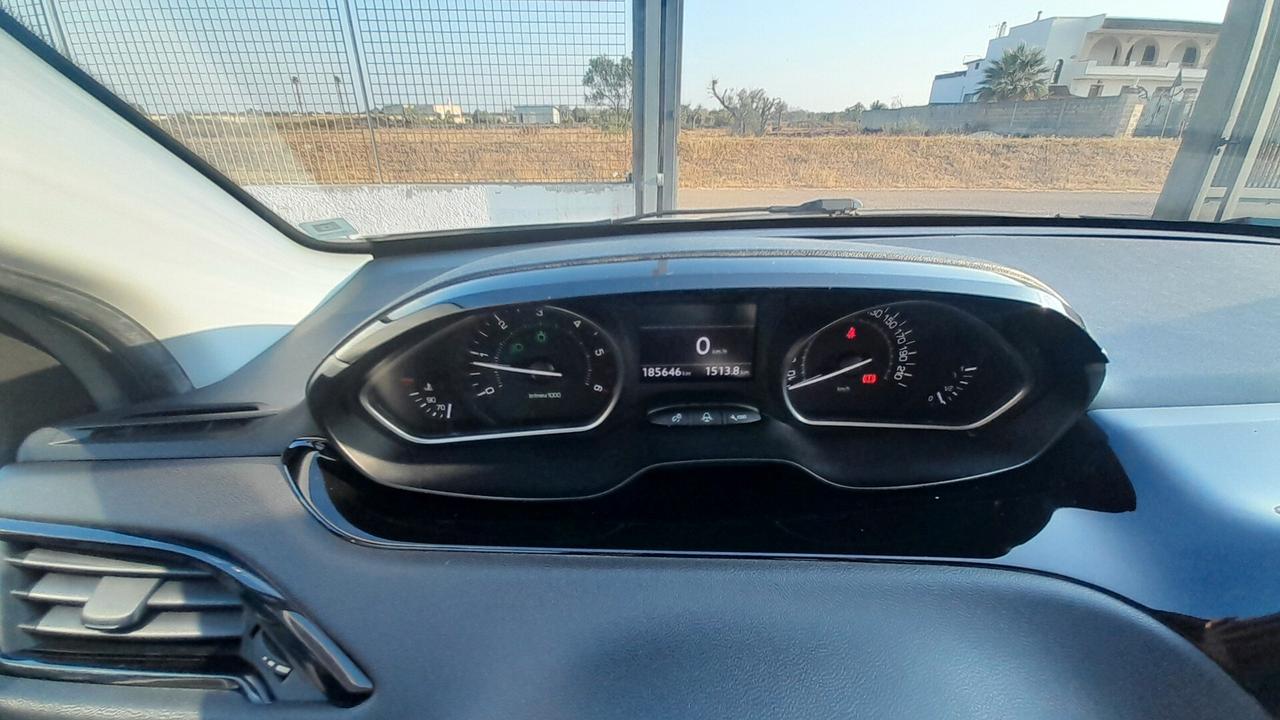 Peugeot 208 1.4 HDi 68 CV 5 porte Allure