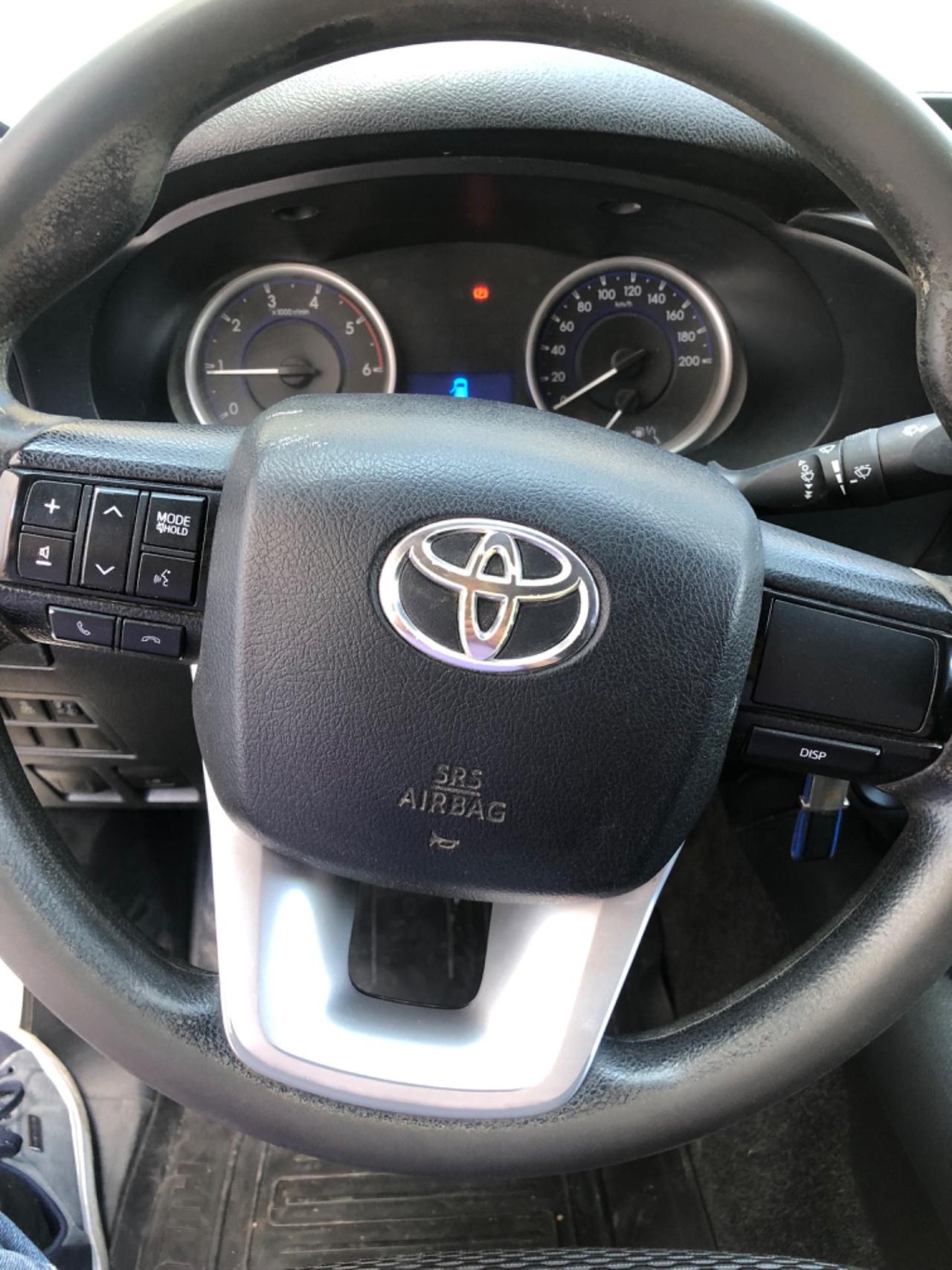 Toyota Hilux 2.4 D-4D 4WD 4 porte Double Cab Lounge