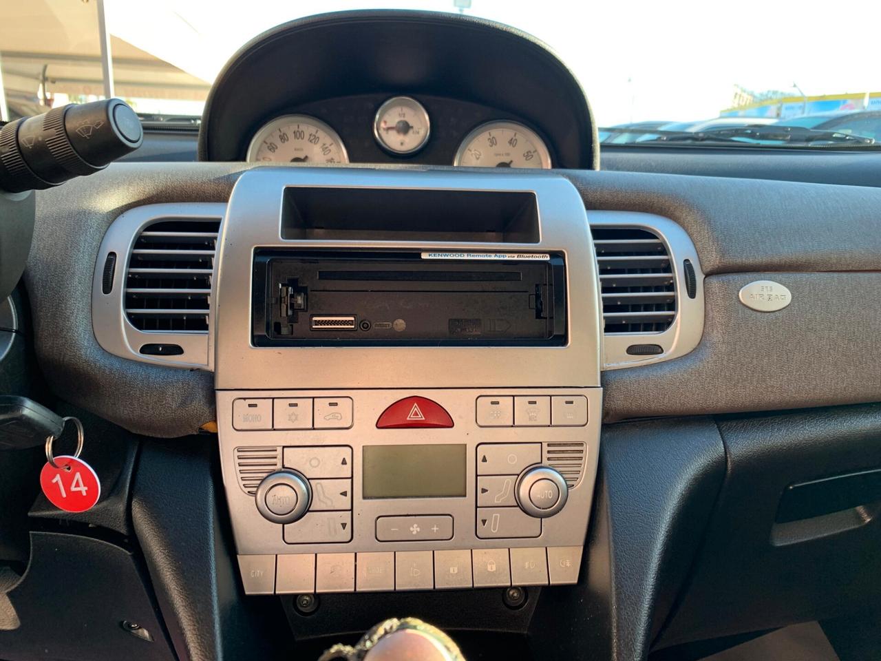 Lancia Ypsilon 1.2 Versus