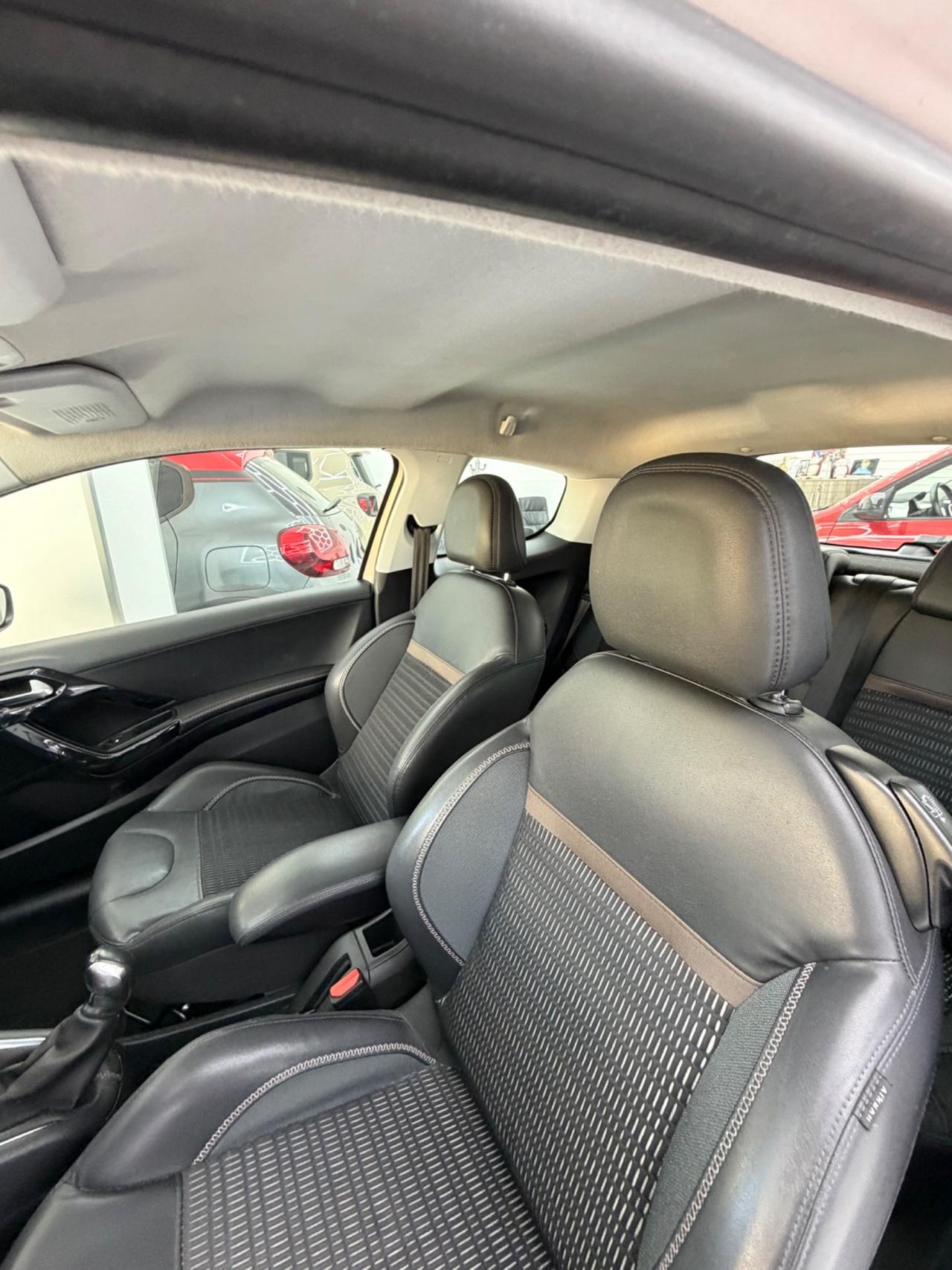 Peugeot 208 1.2 VTi 82 CV 3 porte Allure