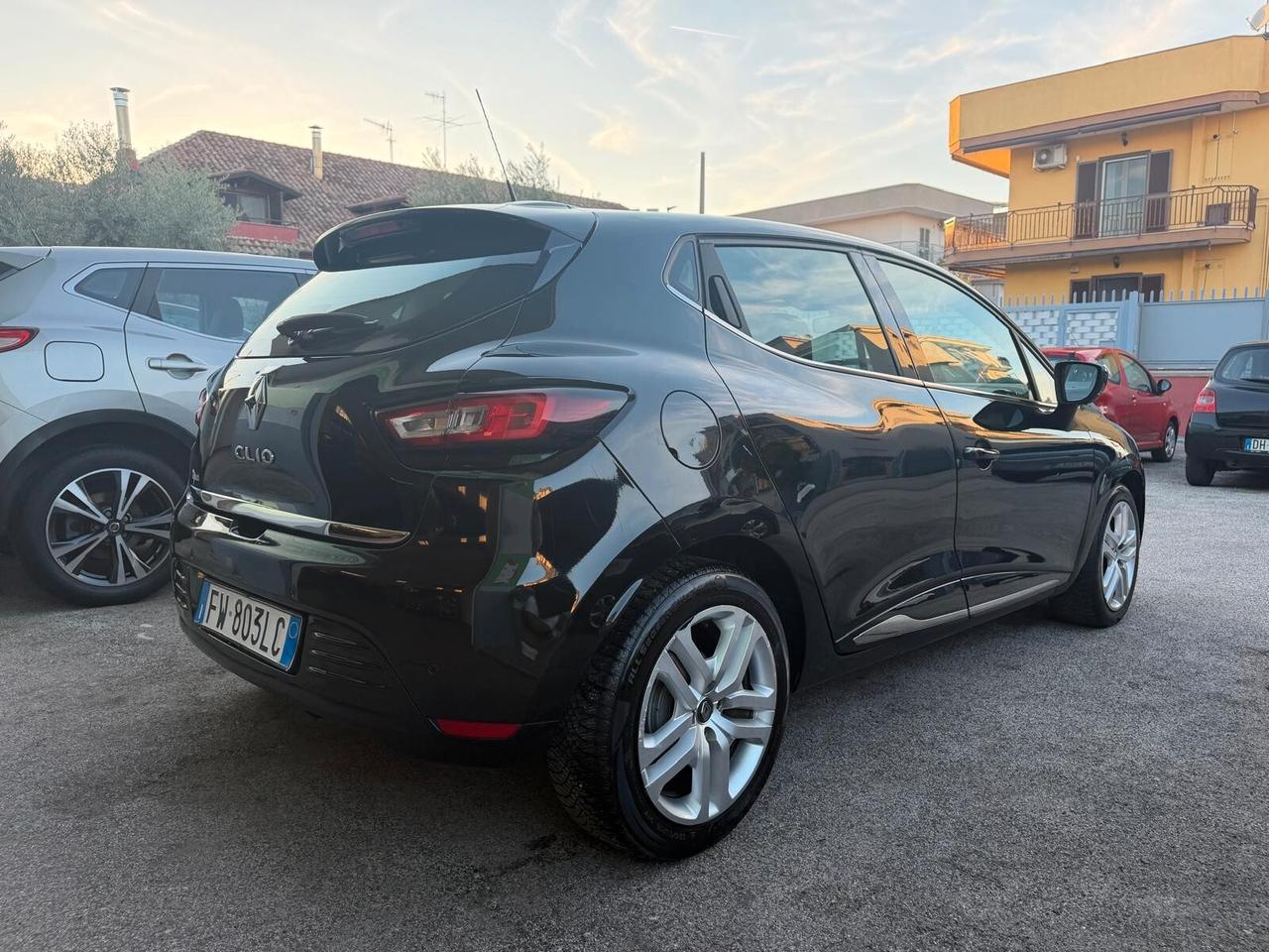 Renault Clio dCi 8V 90 CV 5 porte Moschino Zen