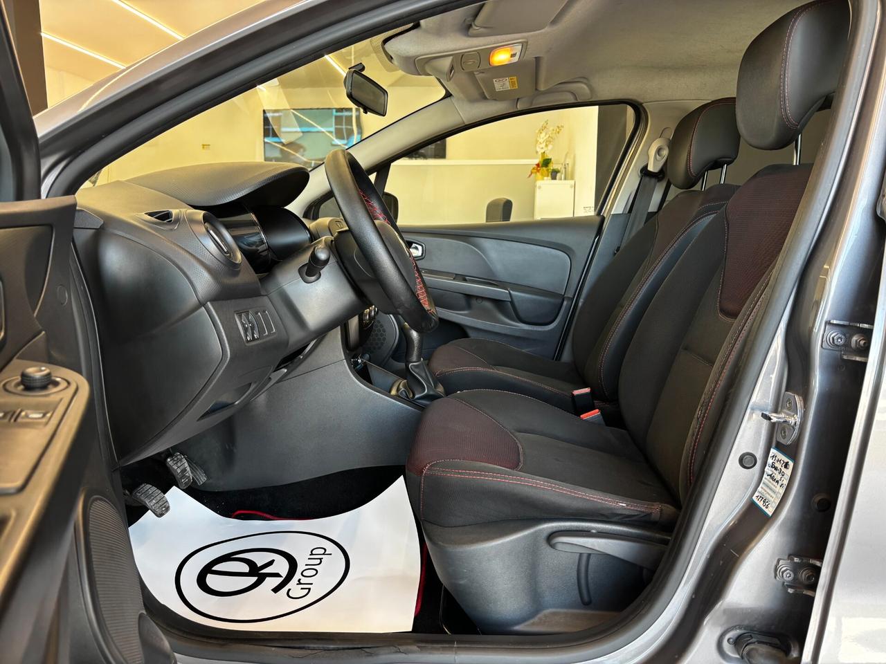 Renault Clio 1.2 73CV 5 porte Zen