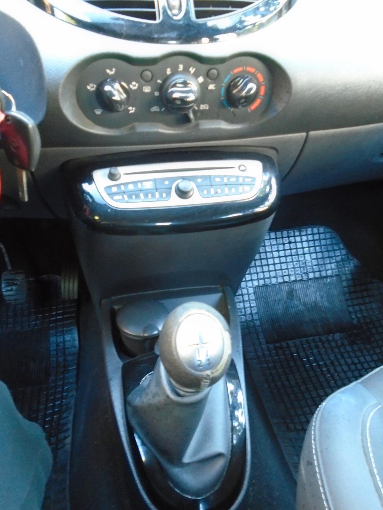 Renault Twingo 1.2 lev Live! 75cv