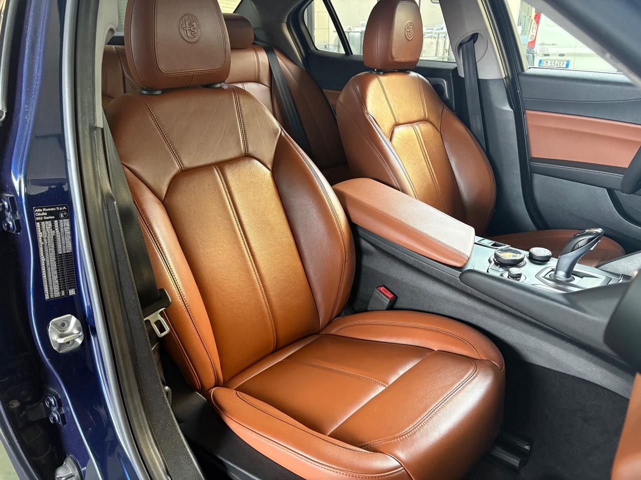 Alfa Romeo Giulia 2.2 Q2 Turbodiesel 180 CV AT8 Business Sport Launch Ed.