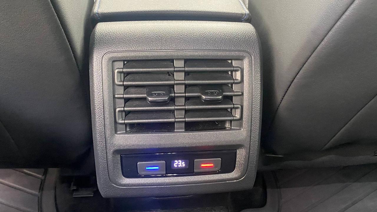 VOLKSWAGEN Golf 2.0 tsi R 4motion 320cv dsg