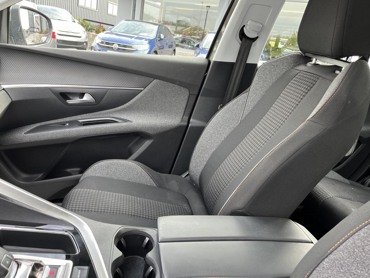 PEUGEOT 5008 1500 hdi 130 cv AUT. ALLURE 7 posti