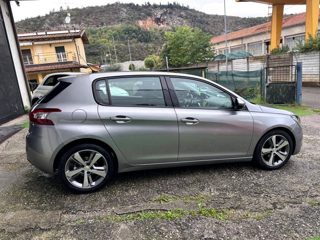 Peugeot 308 1.6HDI 100CV EURO6-2016