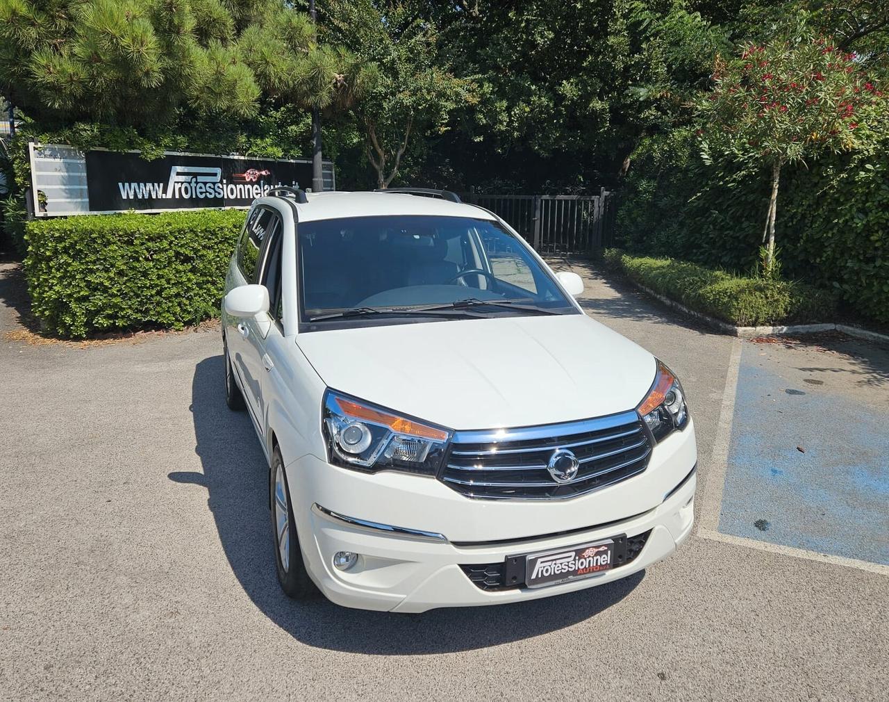 Ssangyong Rodius 2.2 Diesel 2WD M/T